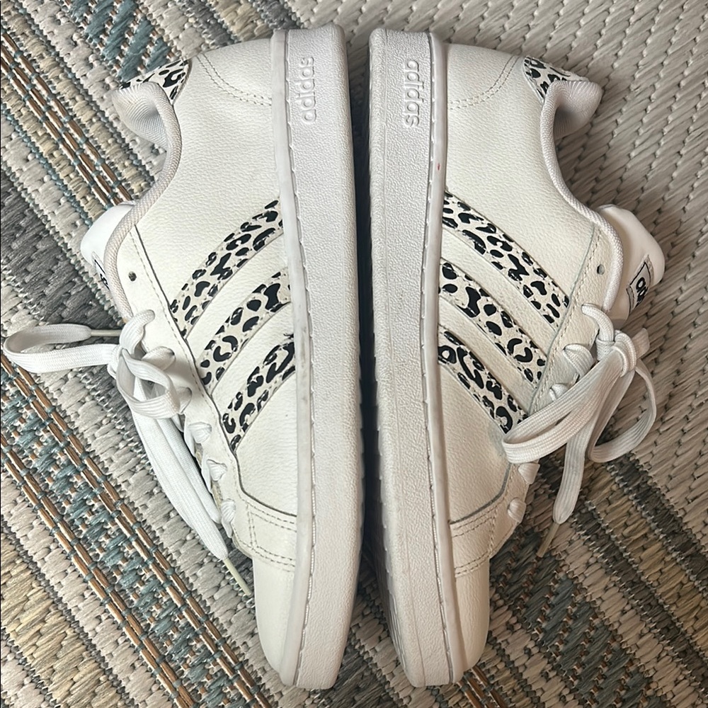 Adidas White Sneakers Leather Design - Picture 6 of 13